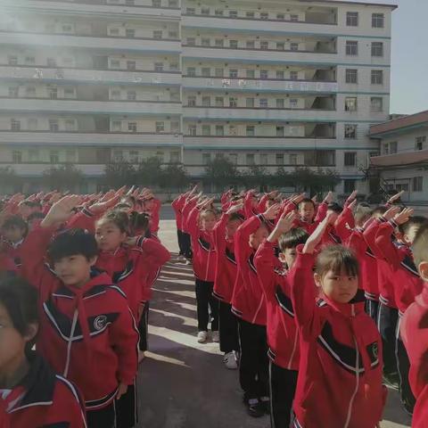 喜迎二十大，星星火炬耀童心——梧州市第三实验小学少先队举行庆祝第73个建队日系列活动