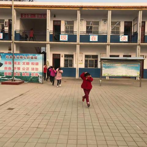 消防演练防患未然——椹涧乡时庄小学