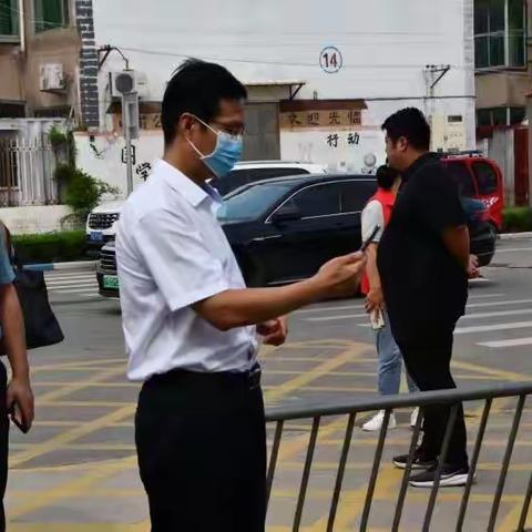 罗庄区班子领导走访山前小学一线教师