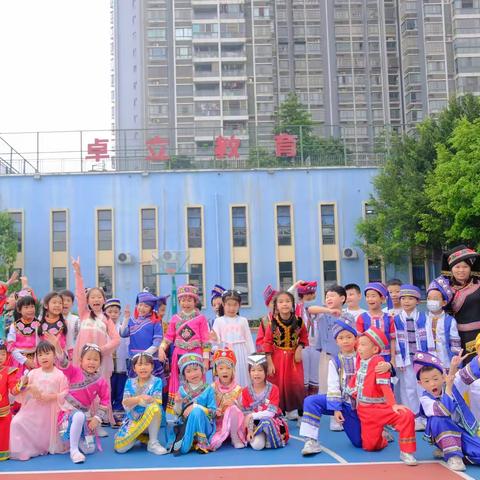 南宁市青秀区半岛卓立小学2021级鸿图班“壮族三月三”活动风采