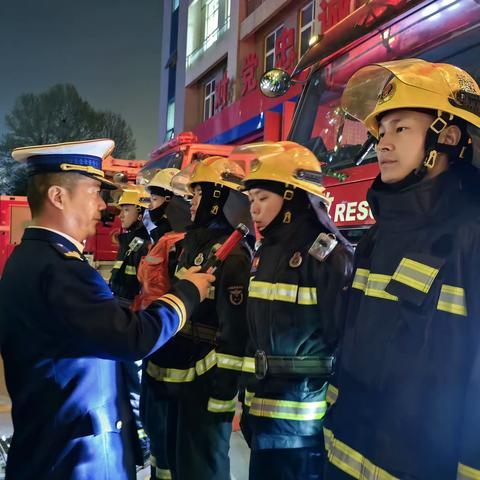 宝鸡支队开展夜间纪律作风督察