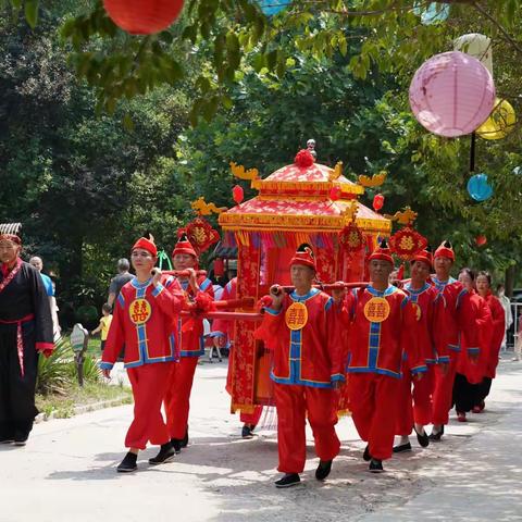 现场图集 || 文旅局长带头“出圈”，全局干部职工参与“内卷”！大型沉浸式演出《一朵桃花灼灼芳华》首演成功
