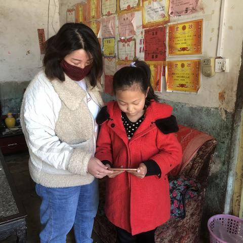 提升空中课堂学习质量---上郭小学三年级一班家访进行时