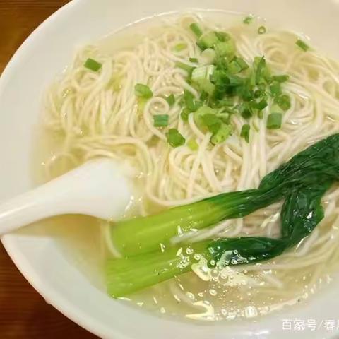 河里的稻草