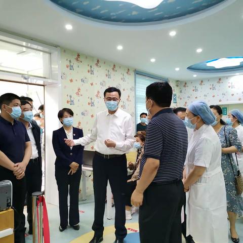 风雨挡不住我们前进的脚步 ---周村区领导慰问奋战在一线的疫苗接种医务工作者