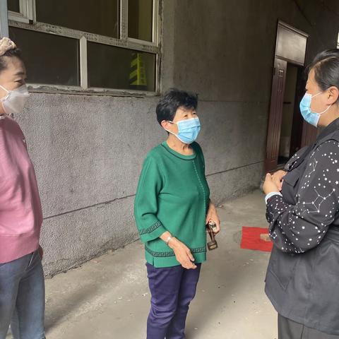 党建引领暖人心，中秋慰问老党员、困难职工