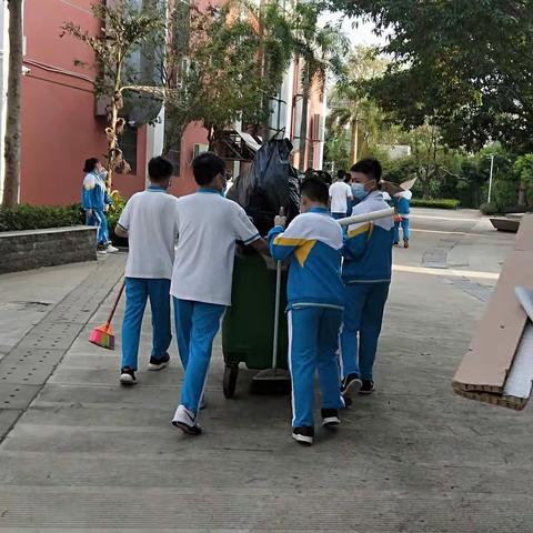 初一年级巩卫迎检·校园环境美化行动