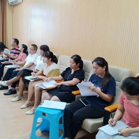 “英”你精彩，“语”你同行--廉江市第二十五小学英语科组新教师亮相课