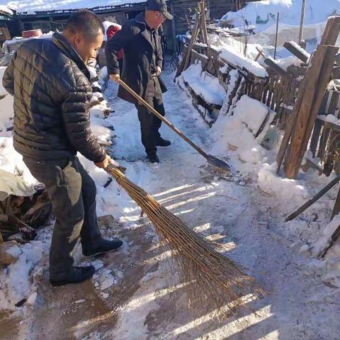 寒冬初雪 传递温情