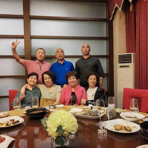 在琼同学聚会