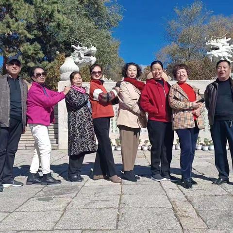 帅哥美女来采摘