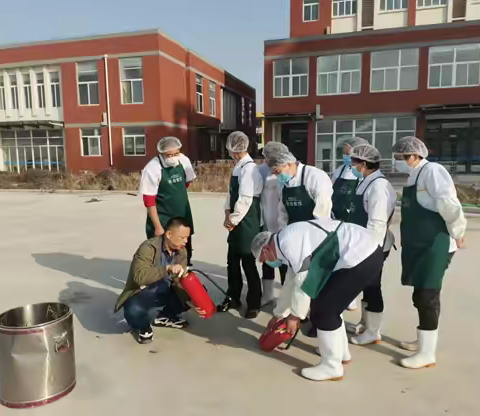 安居一中胡营校区举行餐厅防火演练活动