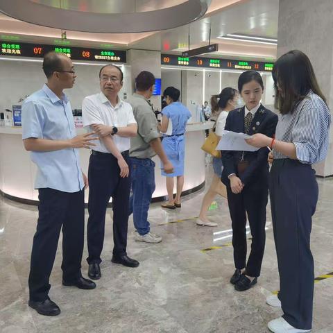 浐灞行政审批局一行赴我区交流学习