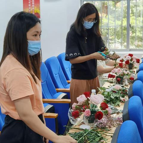 关爱女性之“幸福像花儿一样”插花活动