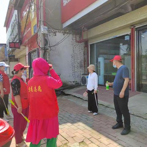 区政数局下沉社区助力全国文明城市创建活动