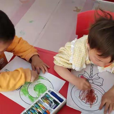 手拉手幼儿园——小二班 《棒棒糖》