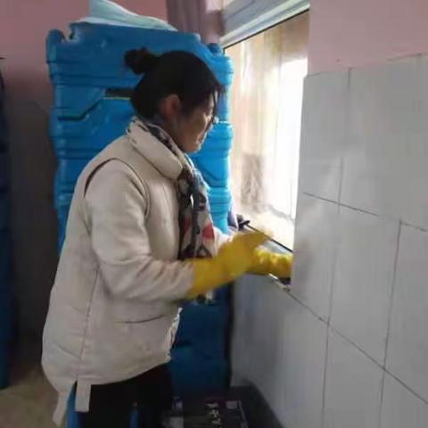 南郊乡中心幼儿园卫生大扫除