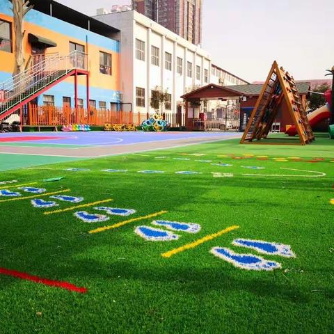 平顶山市爱陪童幼儿园：环创会说话