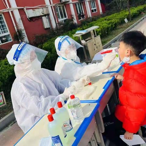 抗疫一线显担当--社旗县中医院全力以赴参与全员核酸检测演练工作