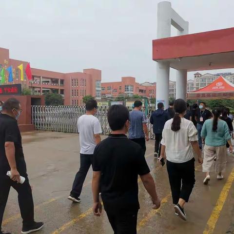 王庄镇中心小学开学准备——防疫不松懈