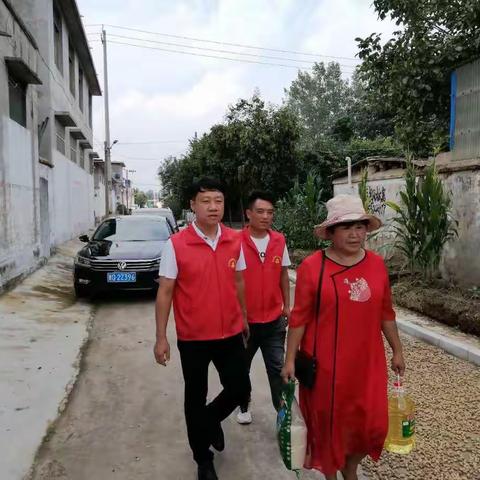 爱心助学暖秋意，情满人间意绵长 ——滕州市学雷锋志愿者联合会爱心助学侧记