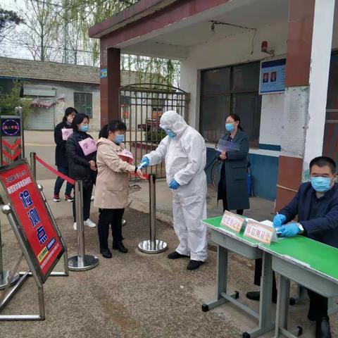 筑牢防线推演练，只待花开学子归 ——龙阳镇刁沙土小学开展疫情防控应急实战演练