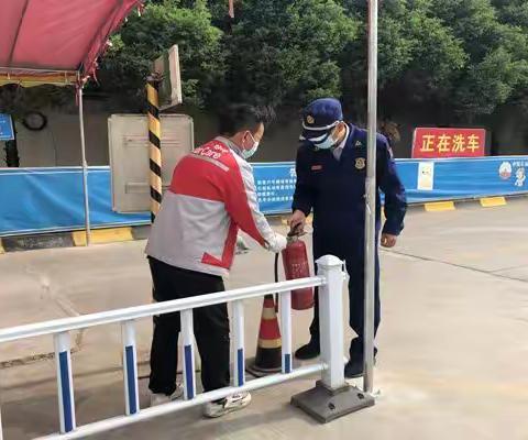 新区大队联合示范区应急管理局开展易燃易爆场所消防安全检查