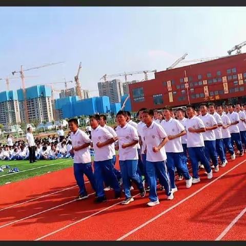 训少年之体魄，强中华之脊梁。