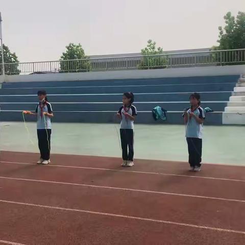 北戴河新区大蒲河小学花样跳绳社团