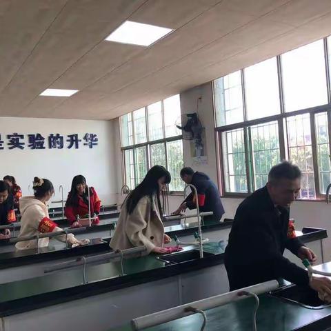 “我为群众办实事，志愿服务学雷锋”——理科第一党支部三月主题党日活动