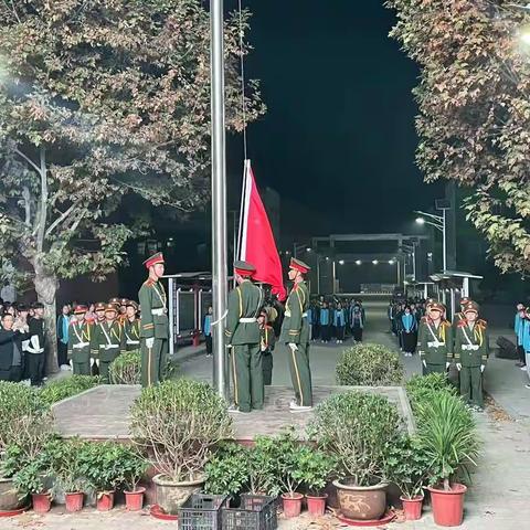 敲安全警钟 创平安校园