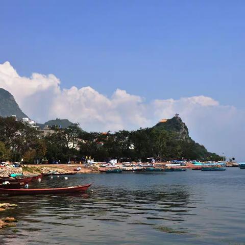 同学们在云南澄江抚仙湖禄充风景区度假10天，体验夏日清凉