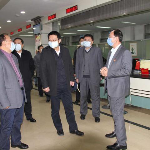 历城区行政审批服务局审批战“疫”两不误