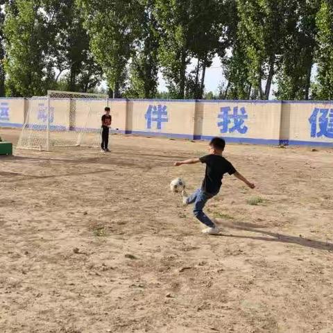 黑龙村小学足球社团