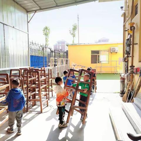 梯子搭搭乐——第一实验幼儿园滨湖分园中二班梯子区观察记录