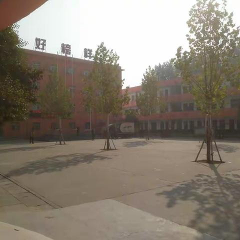 用知识守护生命——雷锋小学举行消防安全疏散演练