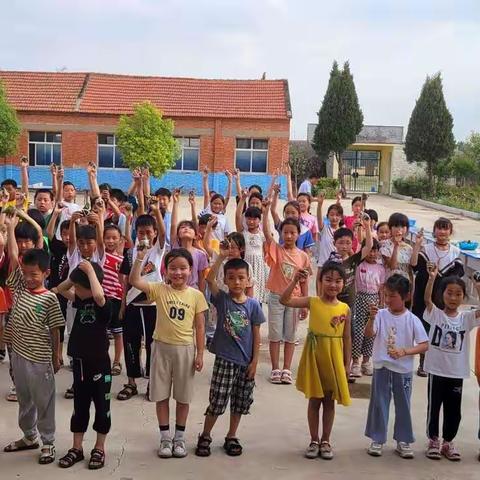 粽叶飘香，浓情端午。---城郊乡张楼小学