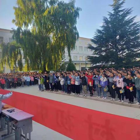 焦村初中举行“拒绝校园欺凌，共建和谐校园”宣誓签名仪式