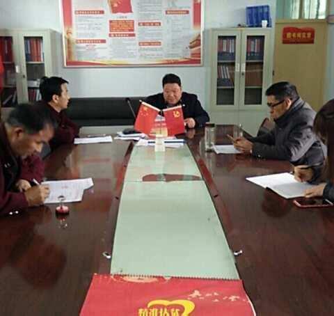 抓产业促脱贫，凝心聚力打好脱贫攻坚战。