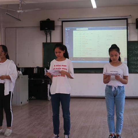 临川六中举办朗诵比赛，礼赞中国成立70周年