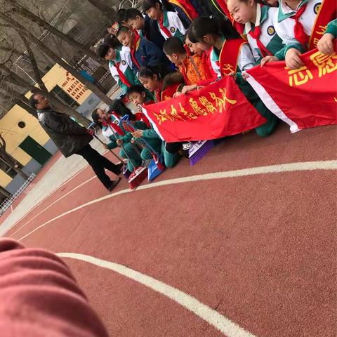 学习雷锋好榜样__志愿者，我们在行动