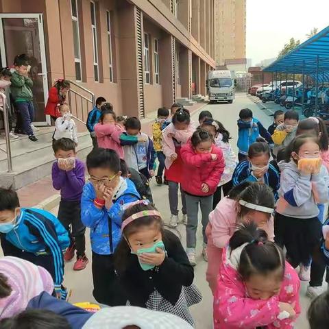 【北郡小学一年级】 火灾与地震安全疏散演习