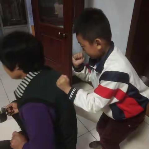 吐丝口小学三五中队   感恩在行动      