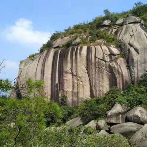 陆河八景"南屏雄狮"一一河口狮子嶂