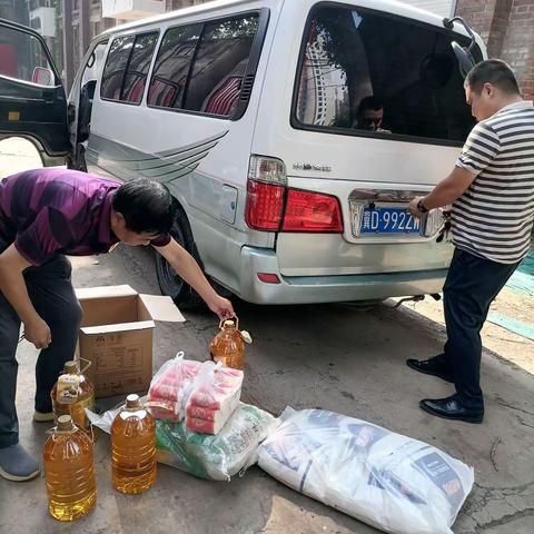 邯郸市综合搏击运动协会产业部来到后临河村扶贫