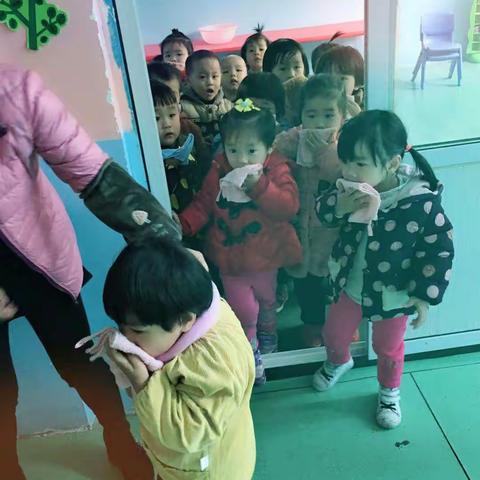 “消防安全牢记在心”---迎丰幼儿园消防演习活动报道