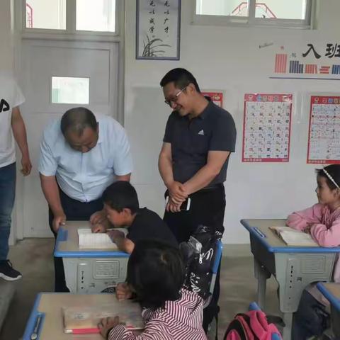 马自东县长莅临凤山乡那拉协户小学视察工作