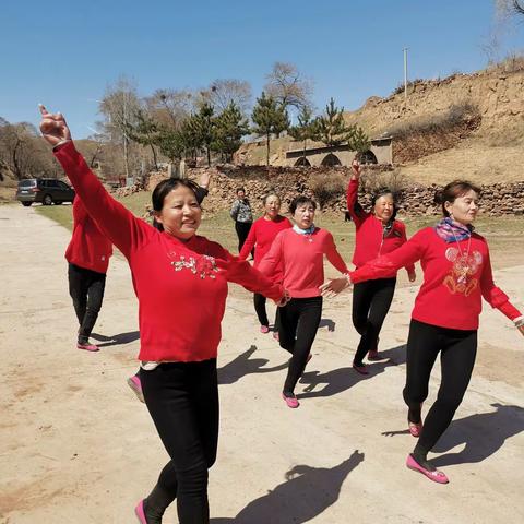 七墩沟驻村工作队开展特色党建活动，成立村花艺术团引领乡村精神文明新生活