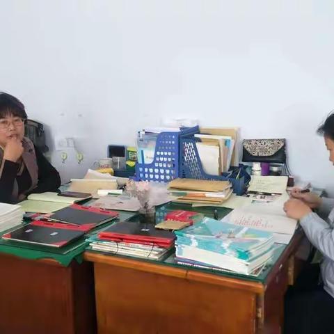 语文组对六年级习作问题讨论