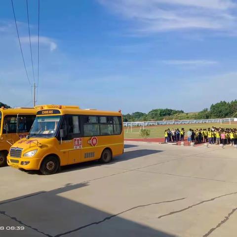 中洲乡兴旺学校校车安全应急处理演练